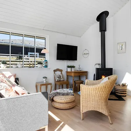 2 Bedroom Cozy In 別荘