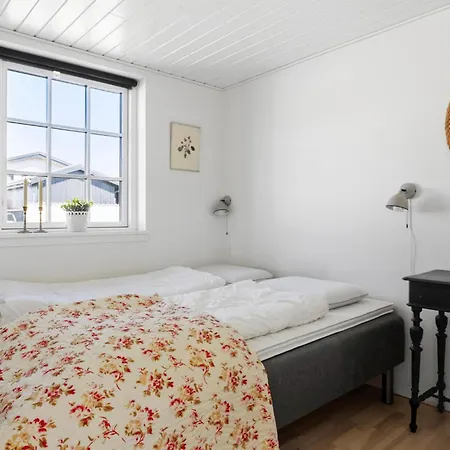別荘 2 Bedroom Cozy In