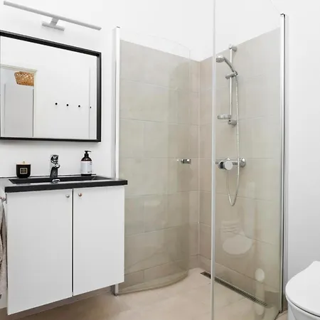 2 Bedroom Cozy In オテルプ